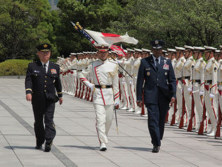 日米共同輸送の強化で一致　吉田統幕長と米輸送軍司令官