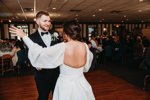 bride and groom's first dance