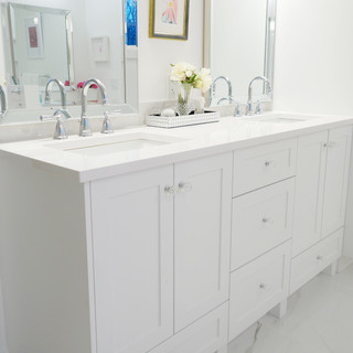 white ensuite vanity