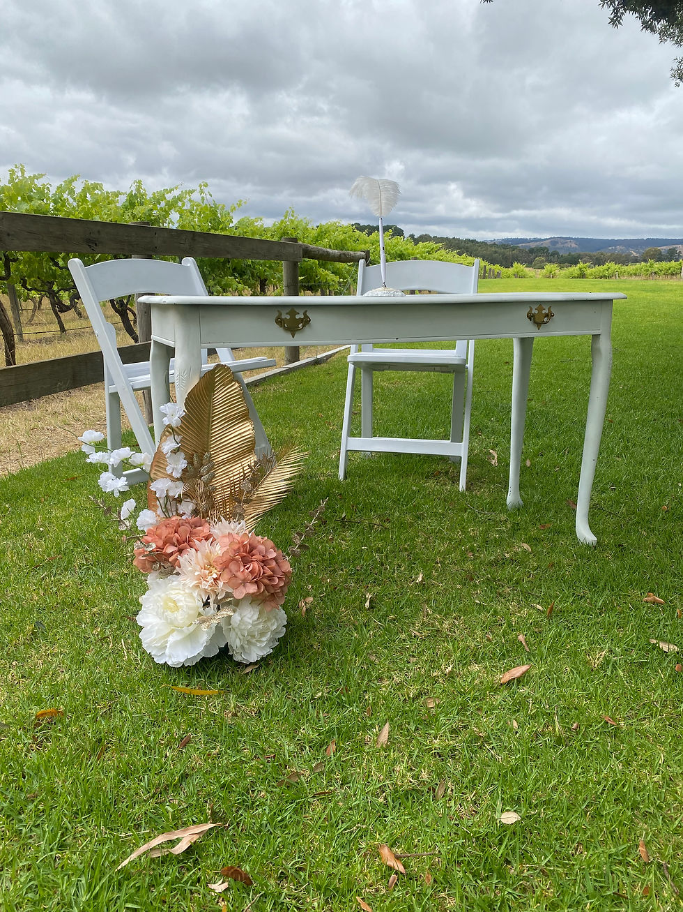 Signing table