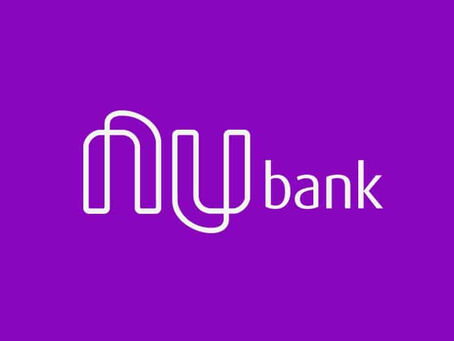 Fundo roxo com logo do Nubank