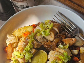 🌿 Blancs de poulet mijotés au thym & légumes primeurs rôtis