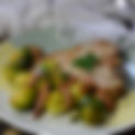 Choux de Bruxelles et côte de veau poêlée
