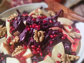 🥗 Salade de chou rouge aux pommes, noix et grenade : l’automne dans votre assiette