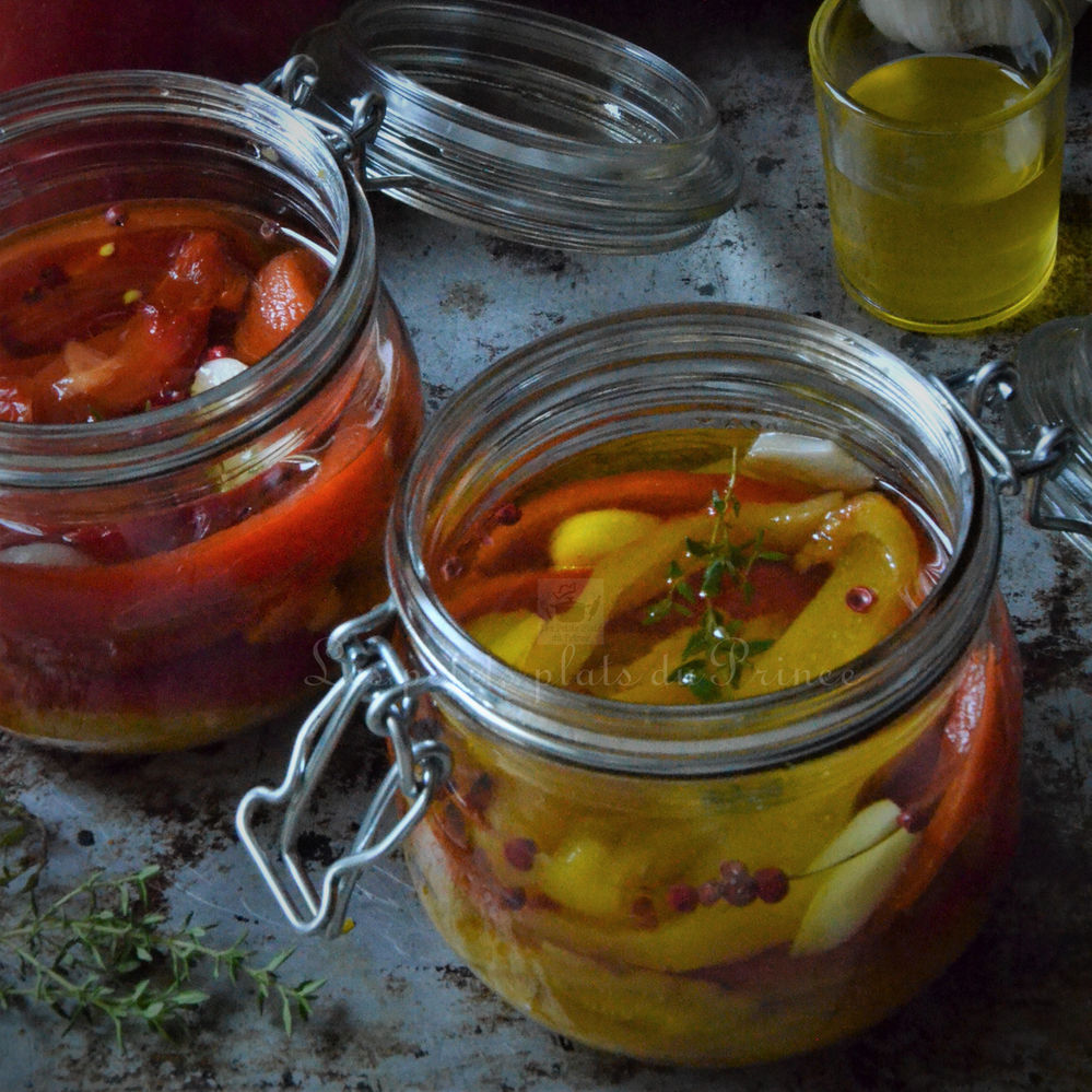 Conserves de poivrons marinés à l'huile et à l'ail