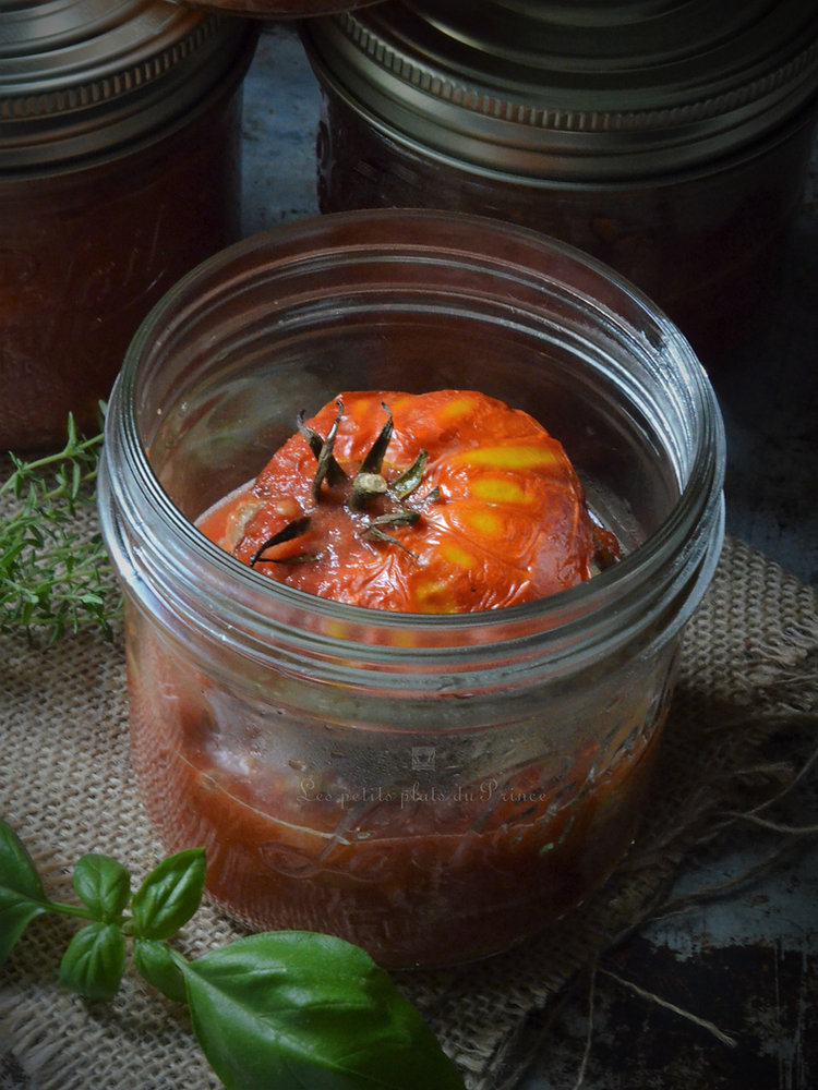 Conserve de tomates farcies