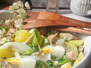 🥗 Salade de pommes de terre, œufs, avocat, fèves et poulet rôti