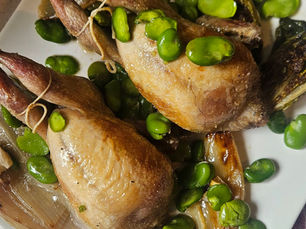🐦🌿 Cailles aux fèves, sucrines et échalion braisés