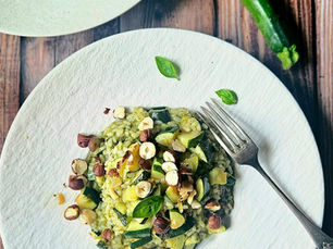 🥒 Risotto vert aux courgettes, persil et noisettes grillées