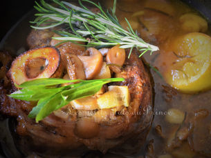 Jarret de veau confit au four, avec miel et épices