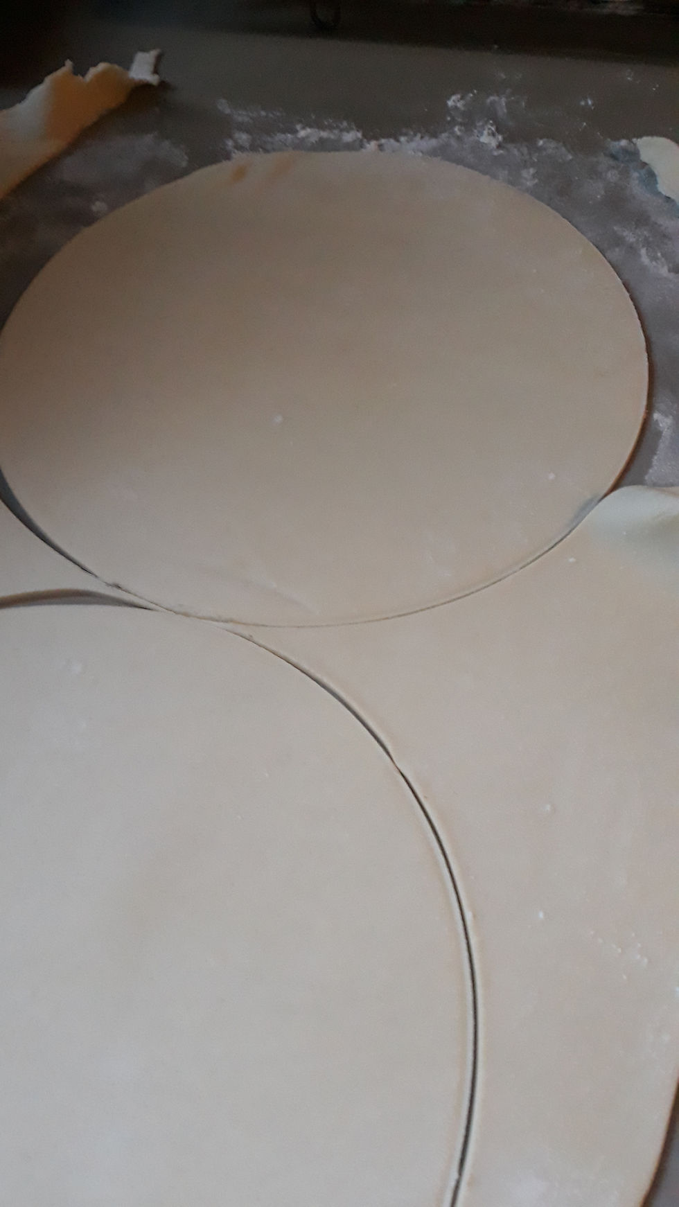 découpe pâte feuilletée pour galette des rois