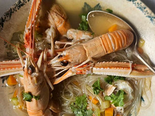 ✨ Bouillon de langoustines, brunoise sautée au wok & vermicelles de riz