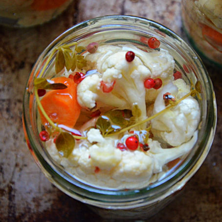 Pickles de chou-fleur et carottes au vinaigre