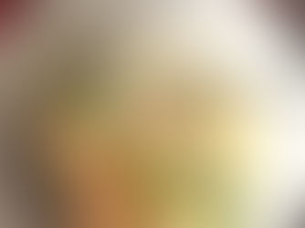 Noix de Saint-Jacques snackées, nuage de crème safranée au corail