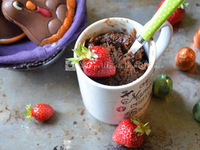 On recycle les chocolats de Pâques : mug cake aux oeufs de Pâques