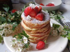 🌸 Fluffy pancakes fraises & fleurs d'aubépine