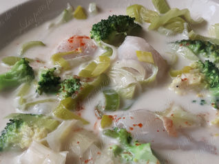 🥥✨ Nage de Saint‑Jacques au Lait de Coco Verde