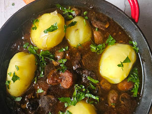 🥘 Ragoût réconfortant aux légumes d’hiver : ma version revisitée du bœuf bourguignon