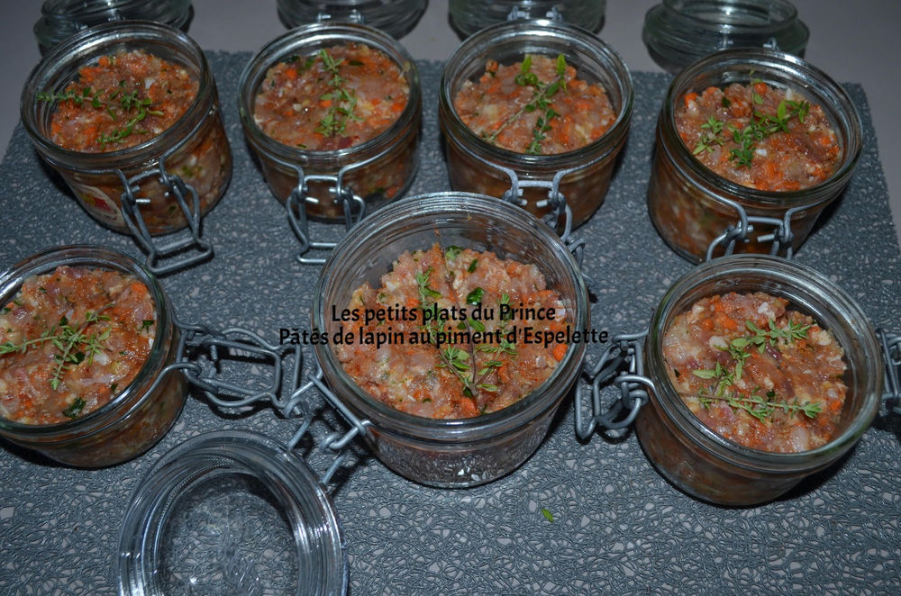 Conserve de pâté de lapin au piment d'Espelette