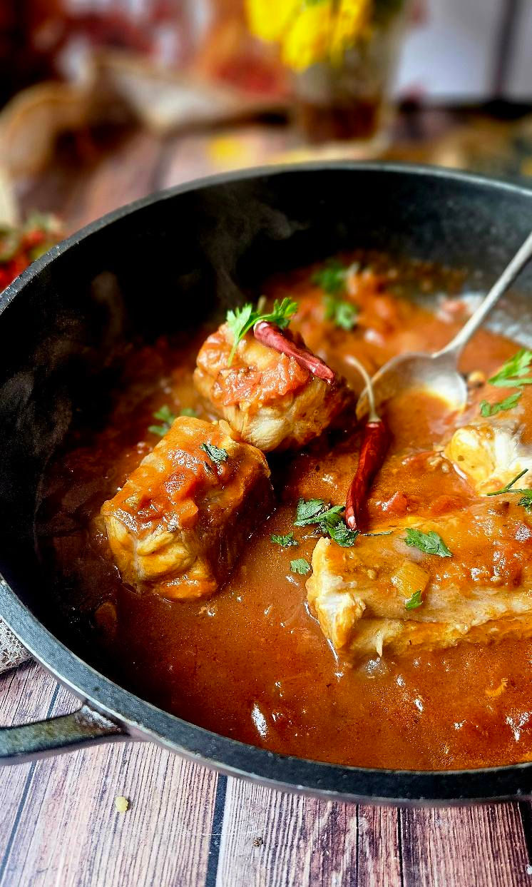 🌶️ Roussette à la sauce tomate piquante : Une recette pleine de peps