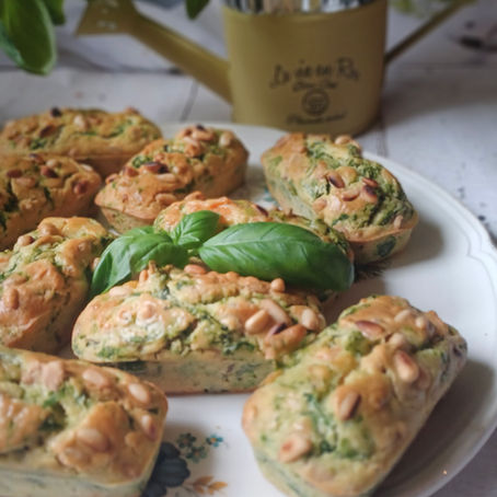 Mini cakes apéritifs antigaspi aux fanes de radis, pistou d'ail des ours & saumon fumé 🎉