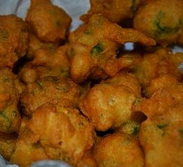 🌶️ Acras de morue antillais : les beignets épicés qui sentent bon les îles