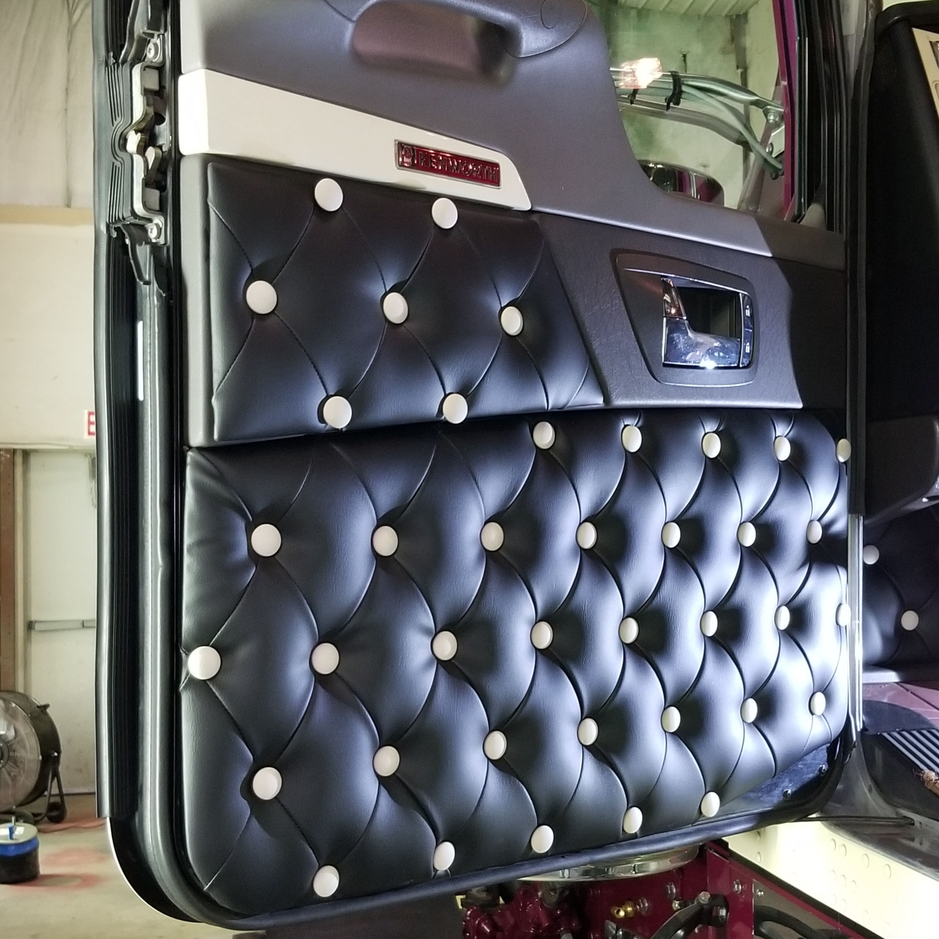 KW 06 and newer lower door panels with accent piece