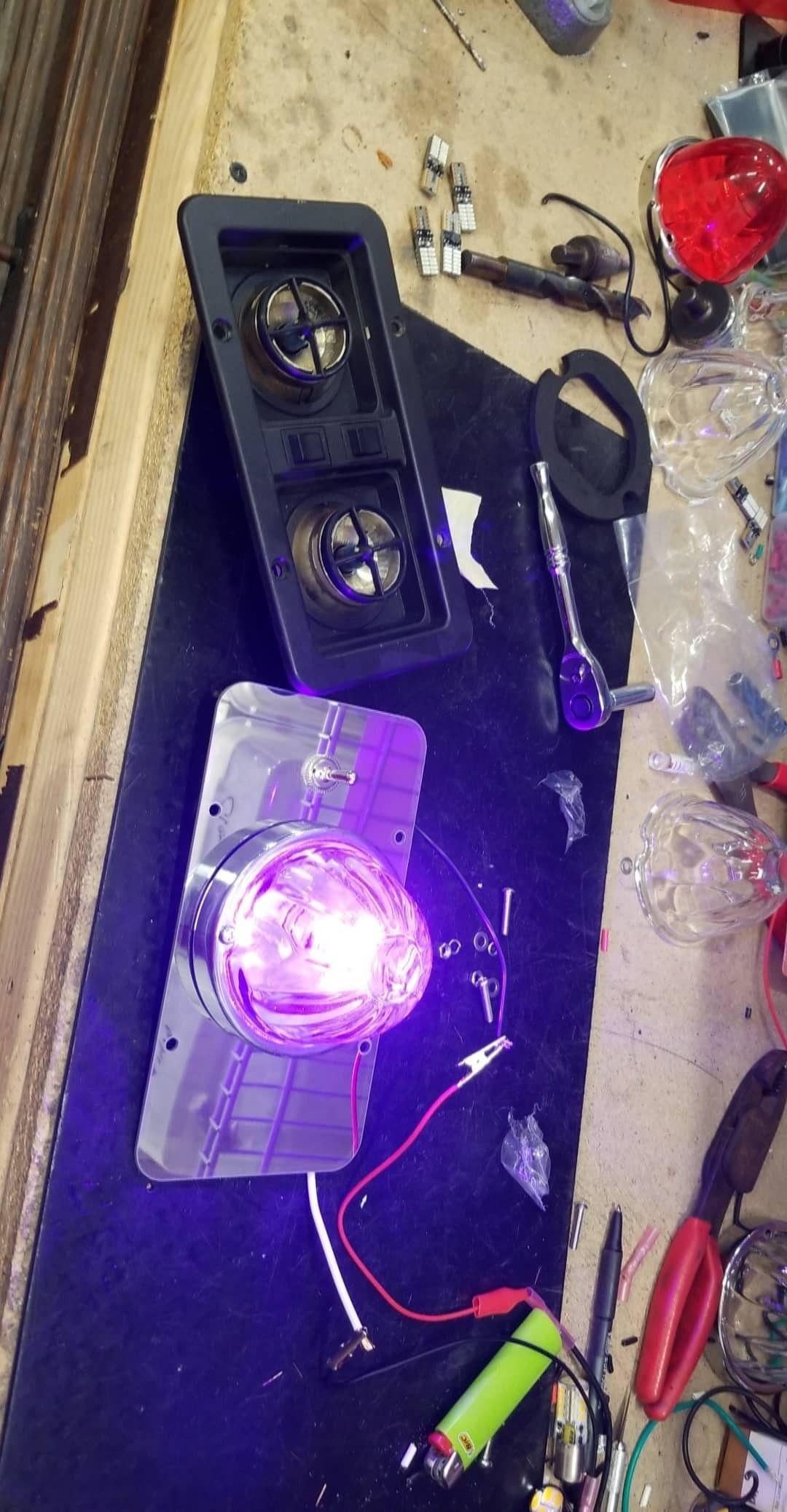 Western Star Heritage cab center light