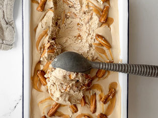 No-Churn Coffee Ice Cream with Roasted White Chocolate Swirl and Pretzels
