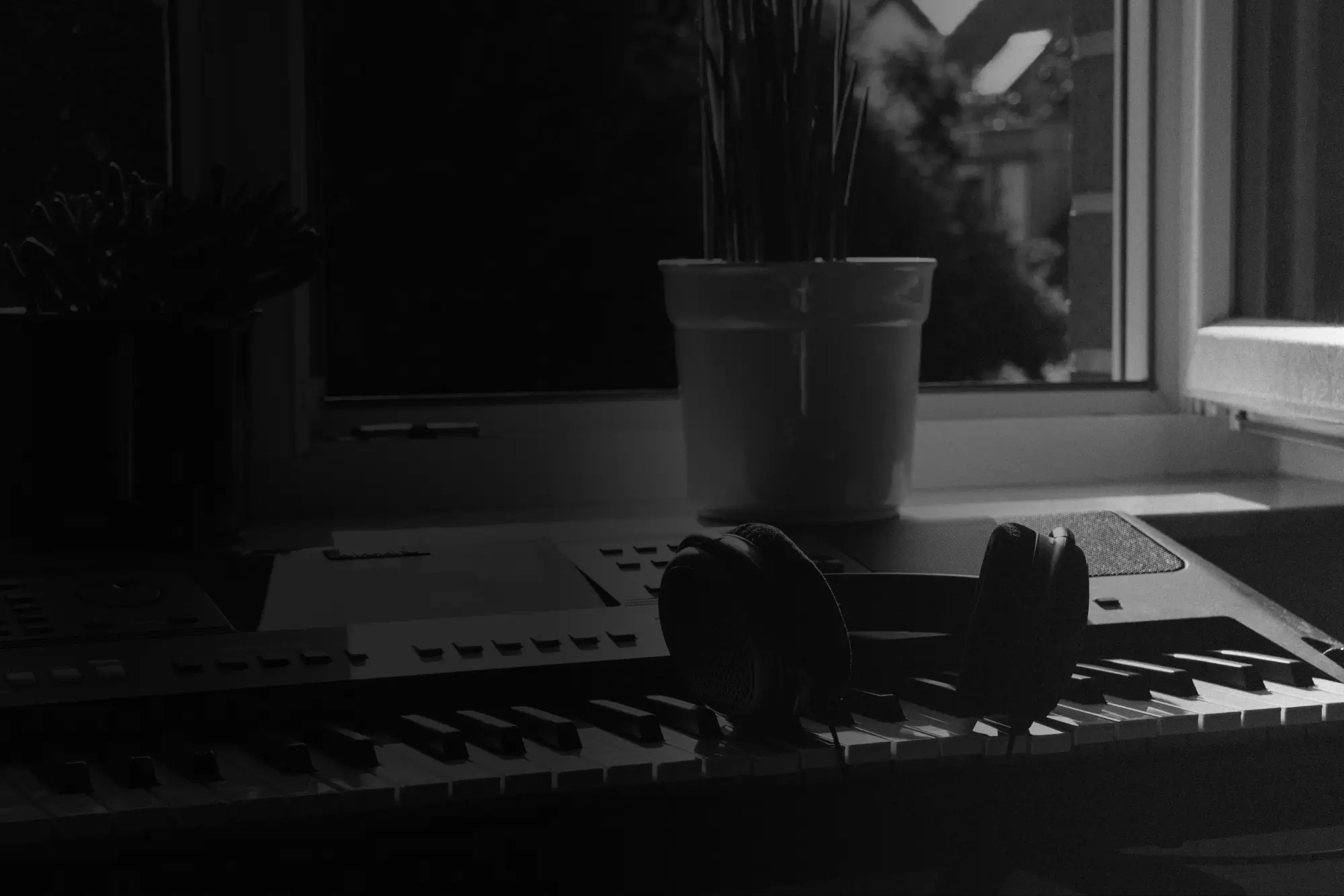 piano-bg2 (1).webp