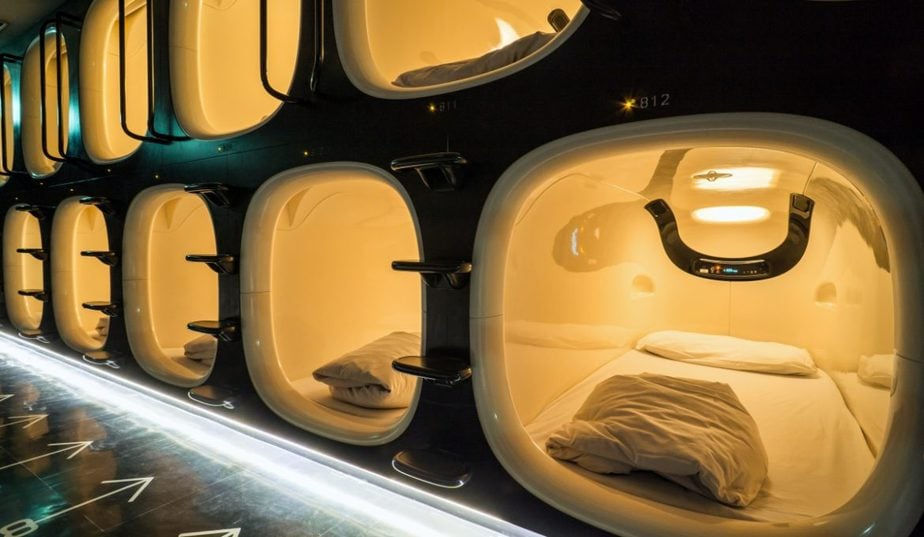 capsulehotel.jpg