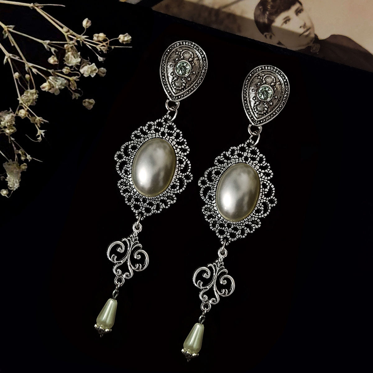 Brinco Marie Antoinette (pedra perolada)