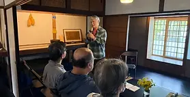 因著一塊門牌的牽引溯源出書。蔣勳：「讓觀光有文化根底」