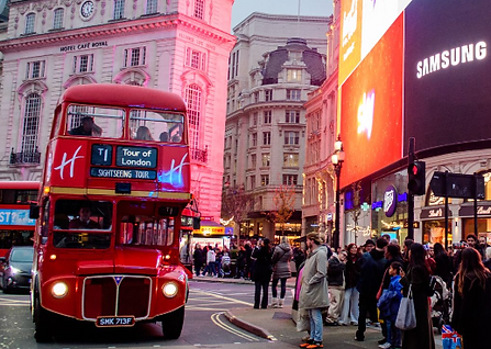 PICADILLY CIRCUS XMAS.png