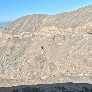 Jais Sky Tour - tyrolka na Jebel Jais, Ras Al Khaimah, ZEA, Adventurous Camel