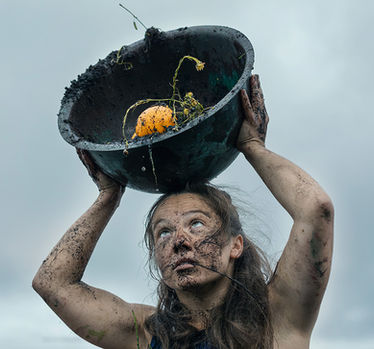 78h. ugrowing grass_78 days long performance_photo by Donata Kukytė 4.jpg