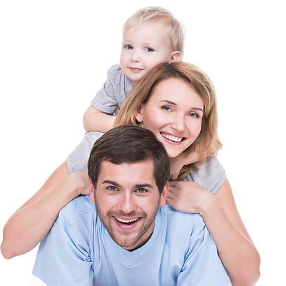 retrato-de-uma-jovem-familia-feliz-com-criancas-deitadas-no-chao-isolado.jpg