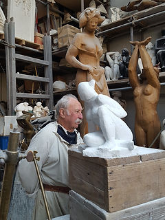 MICHEL PIGEON DANS SON ATELIER DEC 2018.