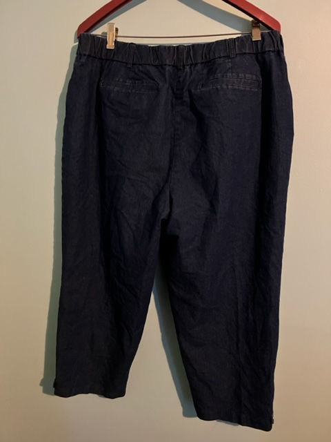 Thumbnail: Women Jeans - LAURA SCOTT - Size: 18 - Capri - Color: Dark Blue