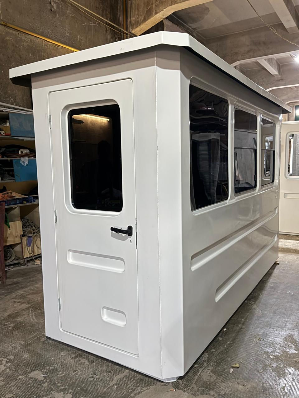 Cabina triple blanca