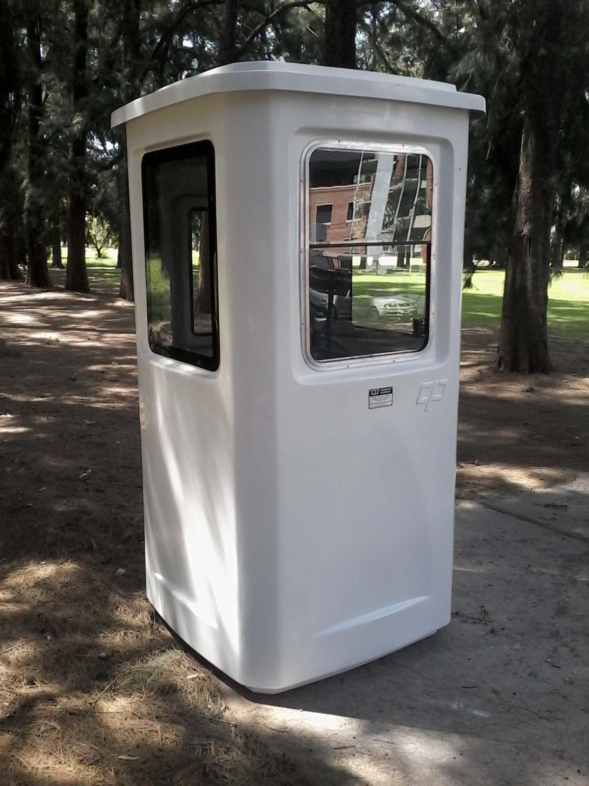 1) Cabina de Vigilancia INDIVIDUAL 1100 x 1100 x 2150 mm (H)