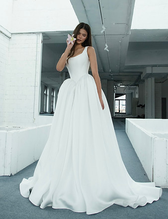 baleni mikado ball gown wedding dress square neckline satin romanova atelier bonsoire Nort