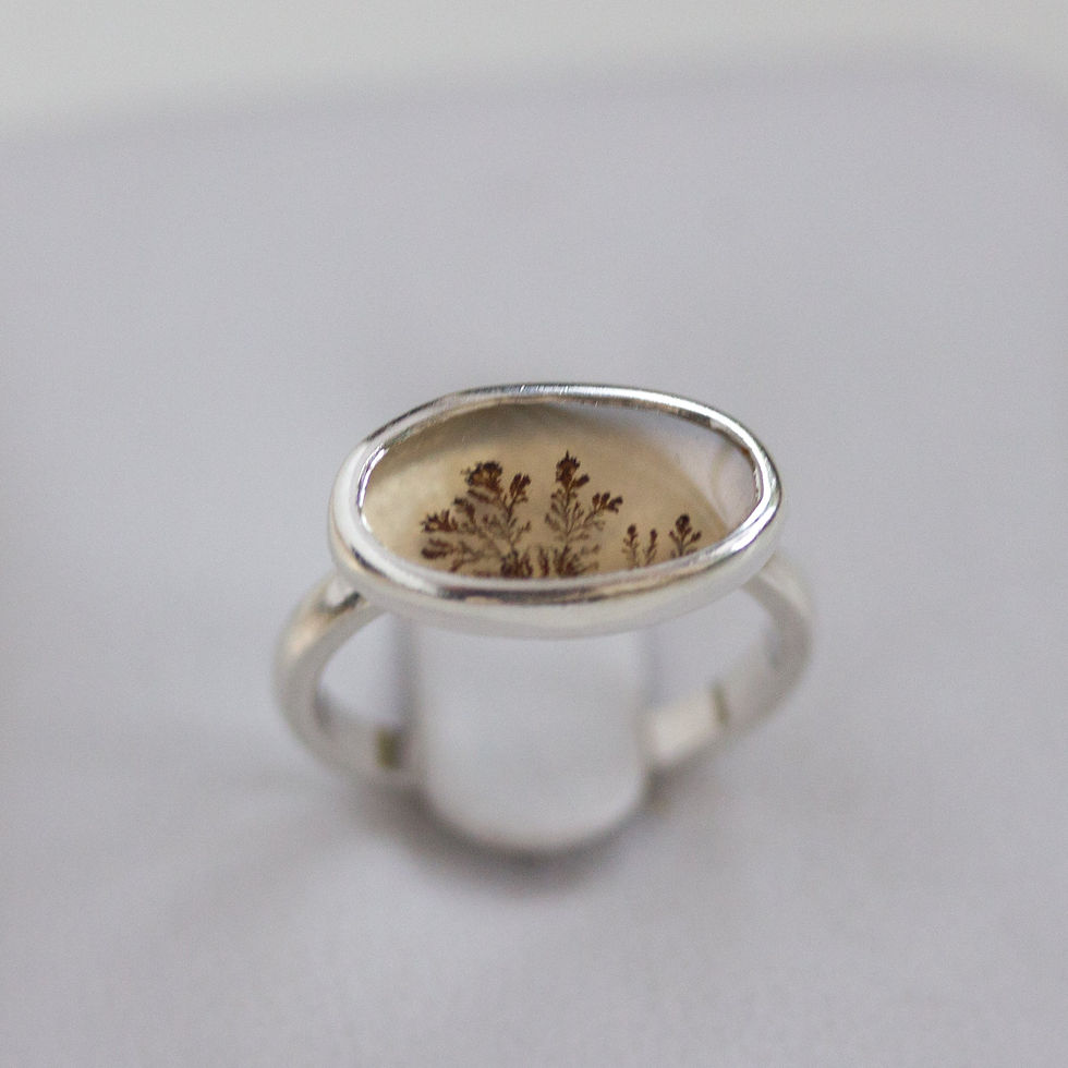 Thumbnail: Dendritic agate ring, oval