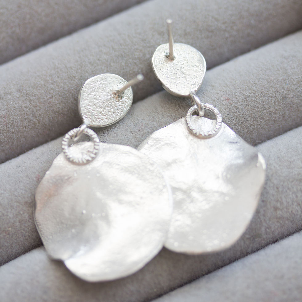 Thumbnail: Nature inspired earrings with milky blue aquamarines