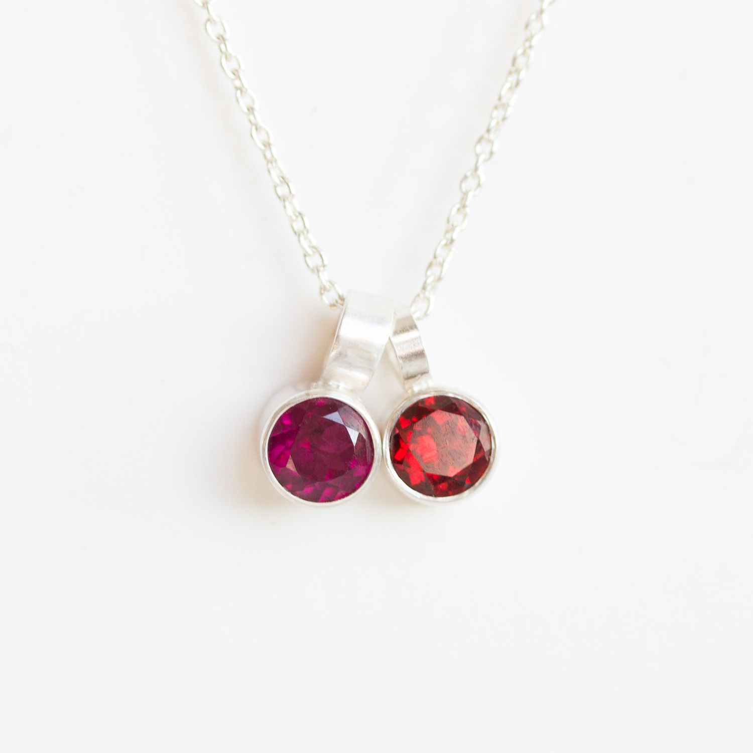 Garnet necklace - basics for January