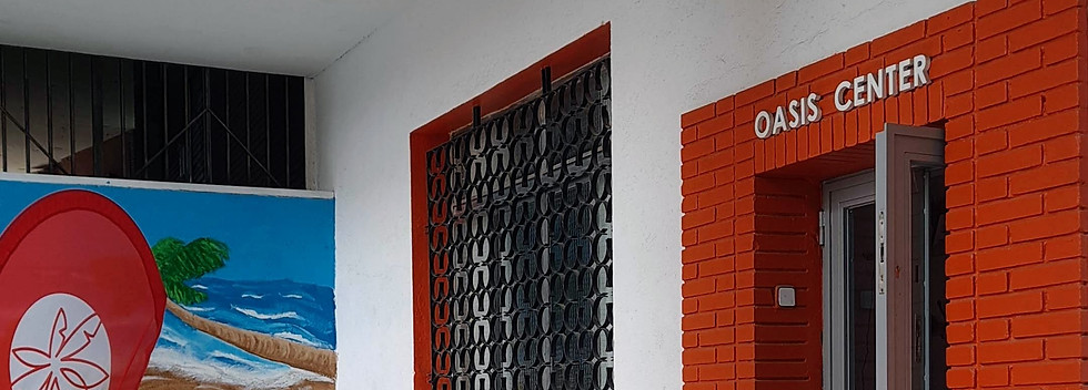 puerta lavapies oasis center madrid_edit