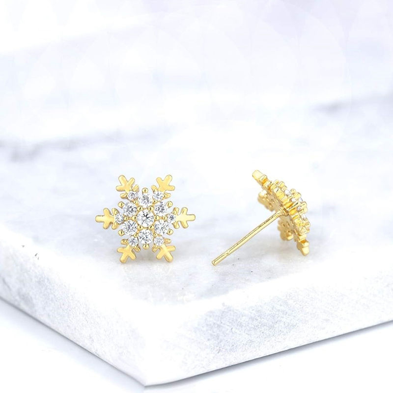 Huitan Elegant Snowflake Stud Earrings with Dazzling CZ Female Temperament Chris