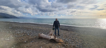 Work-in-Progress-see-wood-log-legno-grezzo-dal-mare-sulla-spiaggia-Oggettistica-Gift-Items-FMB-For-My-Boat-di-Fabio-Massimo-Barone-Sapri-Cilento-Custom-Adesivi-Nautici