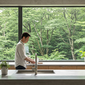 La cucina della country house con vista sul bosco, RR architetti Piemonte