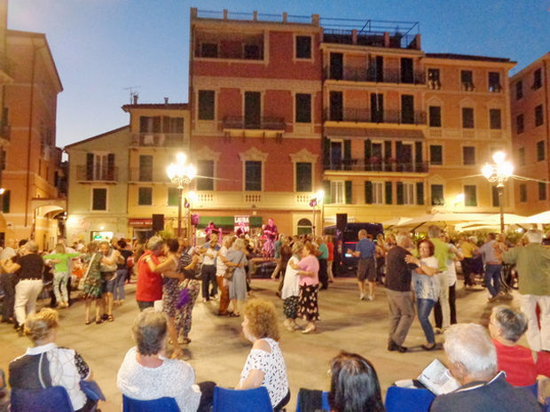 Balli in piazza
